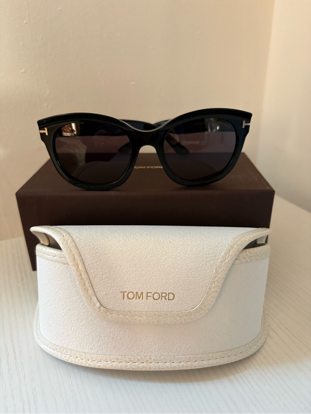 Tom Ford Women's Black Cat-Eye Sunglasses With Dark Lenses New